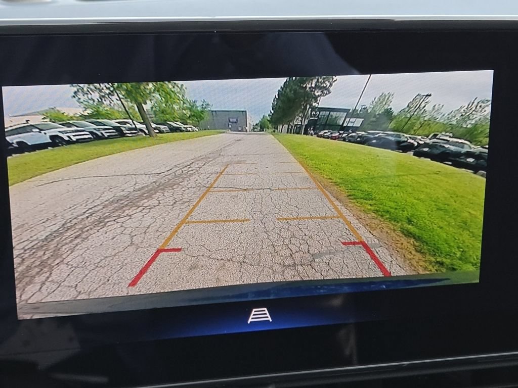 Used 2024 Chevrolet Trax LT w/ Driver Confidence Package FWD image 3