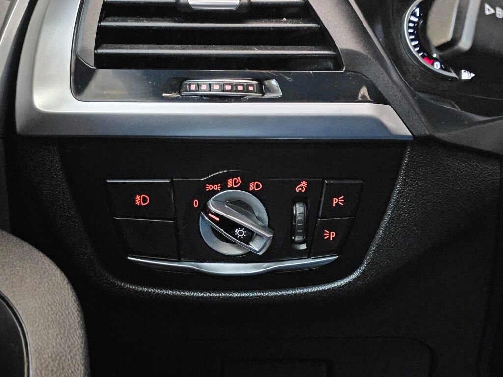 Used 2019 BMW X4 xDrive30i w/ Premium Package image 34