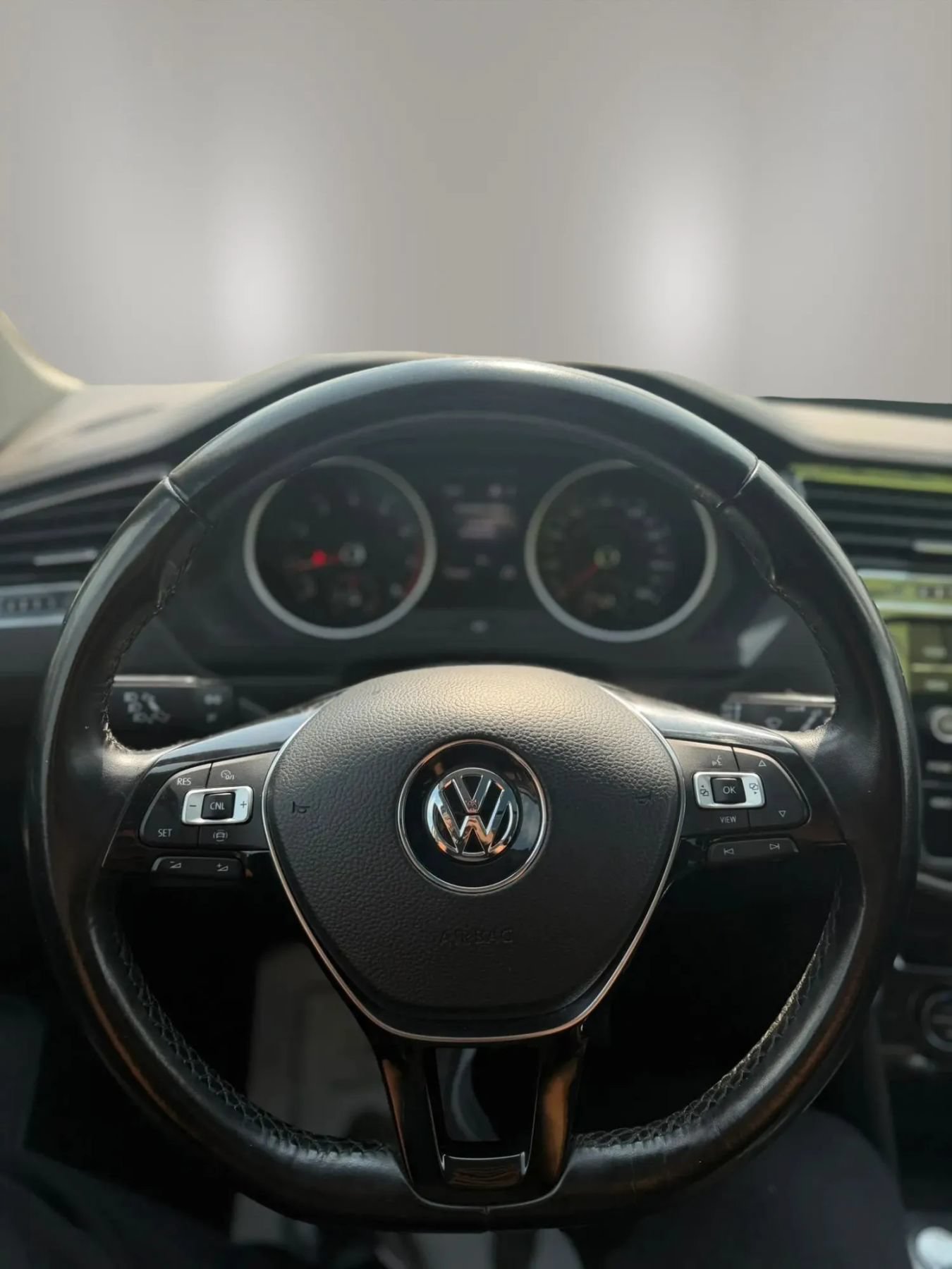 Used 2019 Volkswagen Tiguan SE w/ Panoramic Sunroof Package AWD/4WD image 13