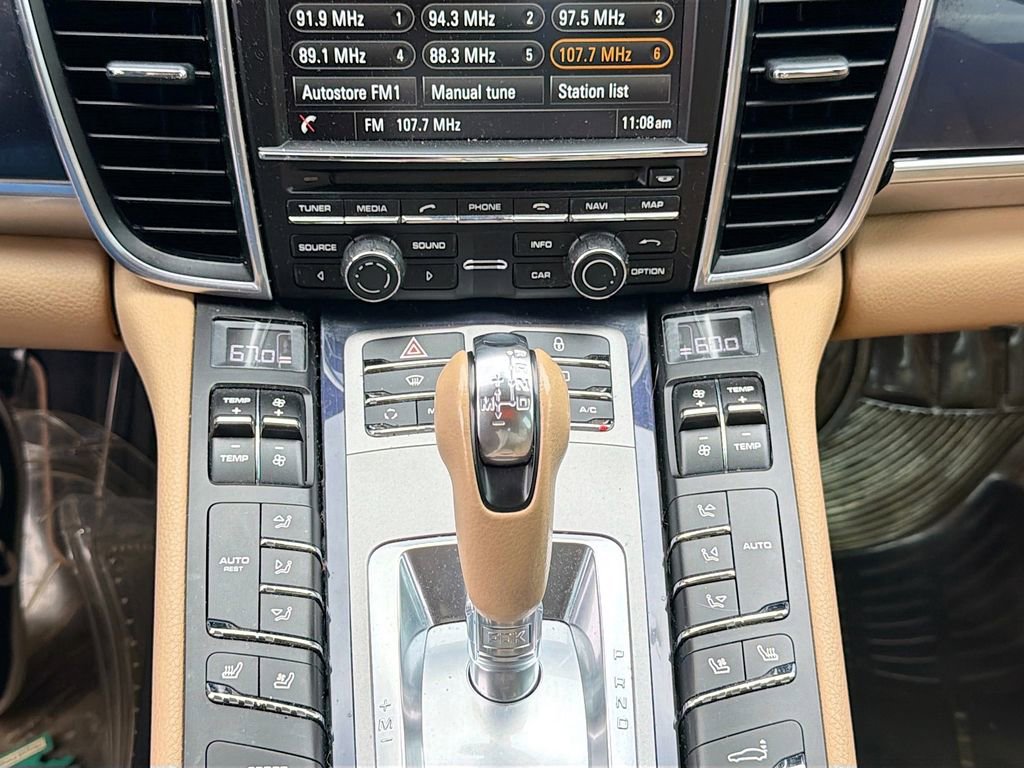 Used 2013 Porsche Panamera 4 Platinum Edition image 17