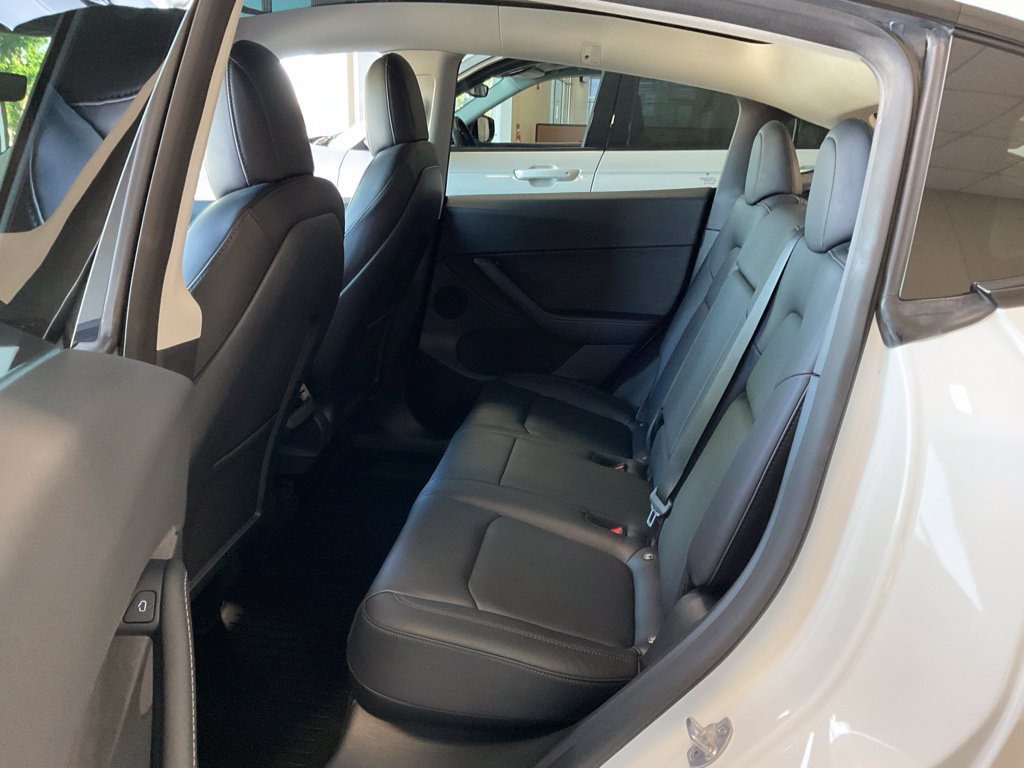 Used 2022 Tesla Model Y Long Range AWD/4WD image 17
