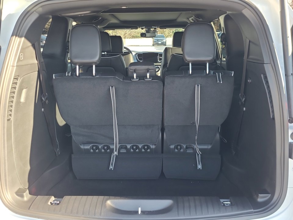 New 2026 Chrysler Pacifica Limited w/ S Appearance Package image 15