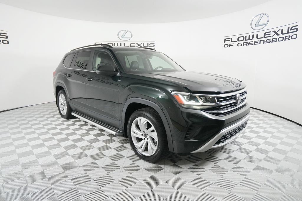 Used 2021 Volkswagen Atlas SE w/ Panoramic Sunroof Package FWD image 3