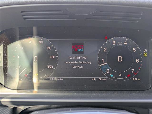 New 2025 Land Rover Discovery Dynamic SE image 11