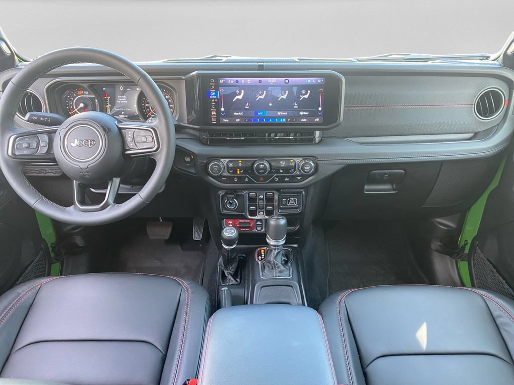 Used 2025 Jeep Wrangler Unlimited Rubicon AWD/4WD image 14