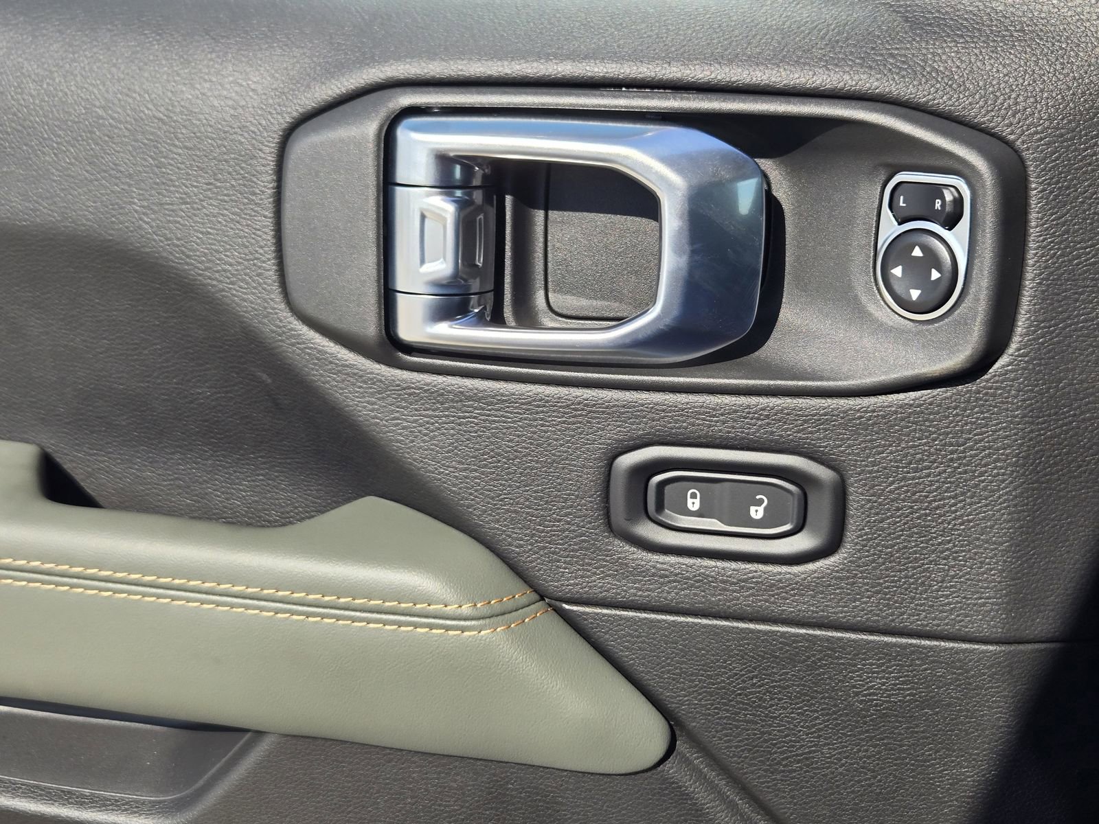 New 2026 Jeep Gladiator Mojave image 21