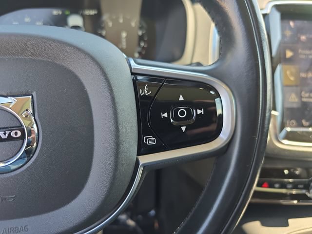 Used 2017 Volvo XC90 T6 Momentum w/ Vision Package AWD/4WD image 22