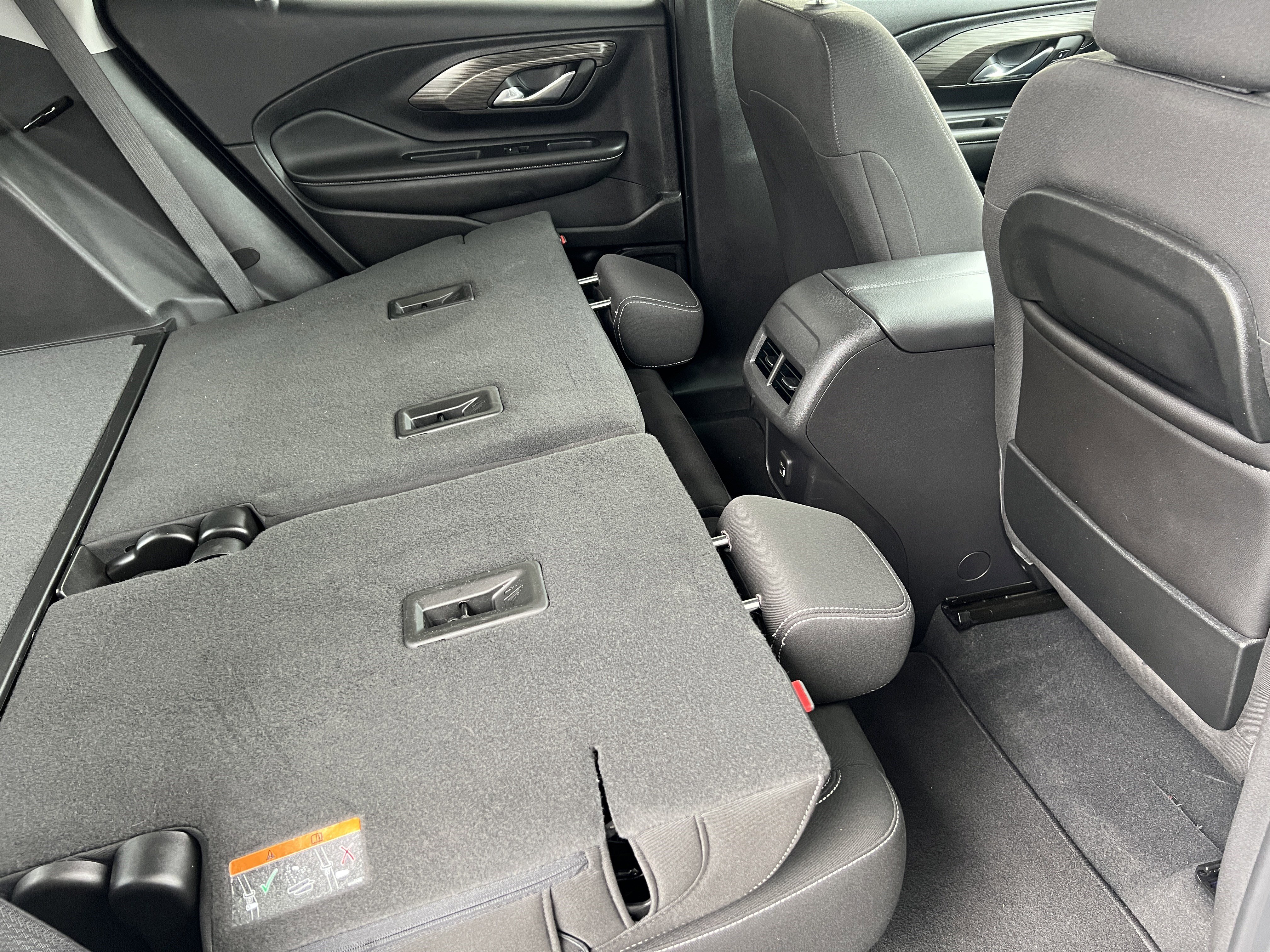 Used 2024 GMC Terrain SLE FWD image 21