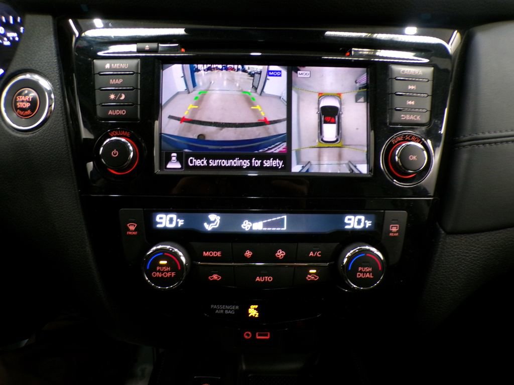 Used 2019 Nissan Rogue SL w/ Premium Package AWD/4WD image 29