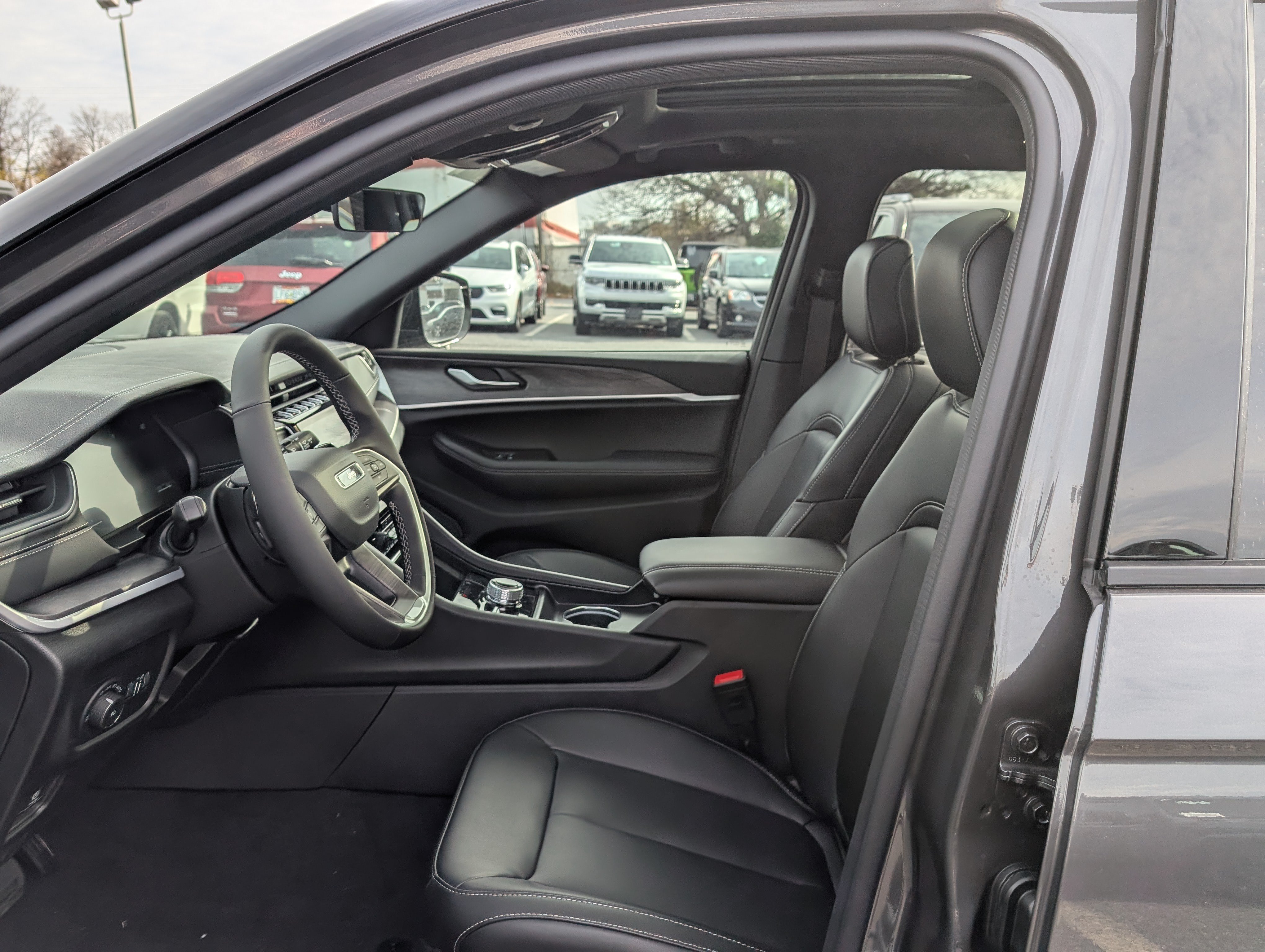 New 2025 Jeep Grand Cherokee Limited AWD/4WD image 15