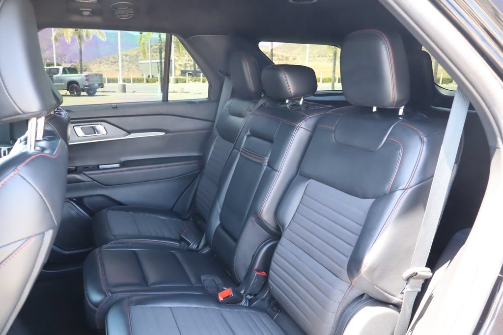 Used 2025 Ford Explorer ST-Line w/ Premium Package RWD image 33