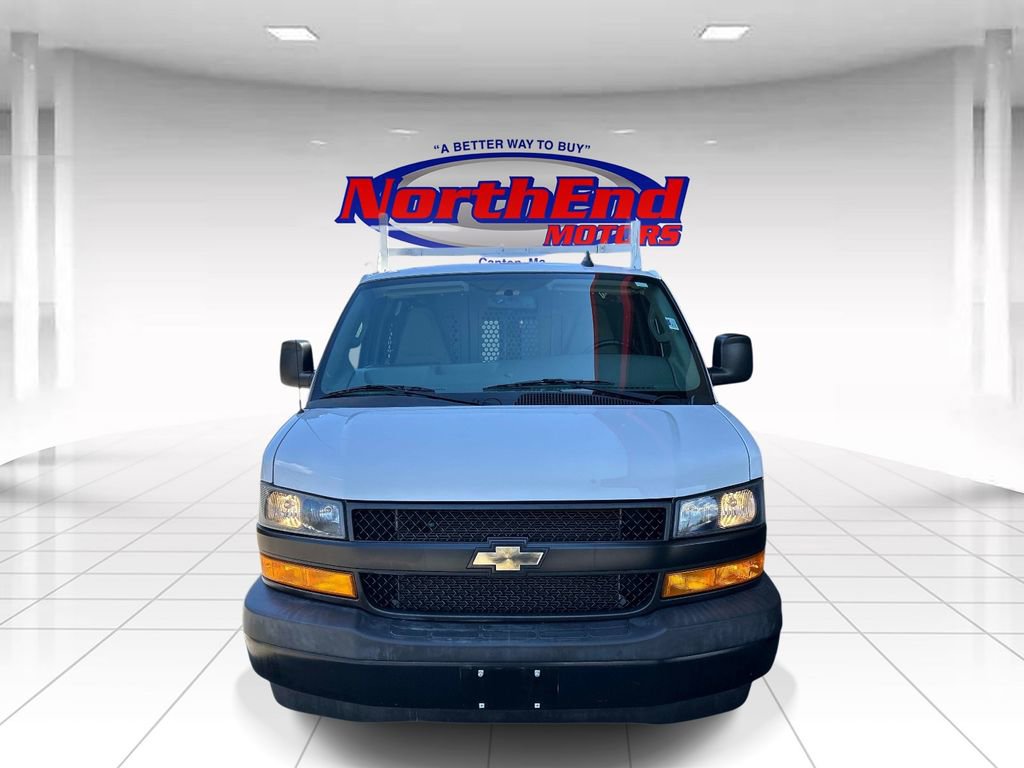 Used 2020 Chevrolet Express 3500 w/ Driver Convenience Package RWD image 9