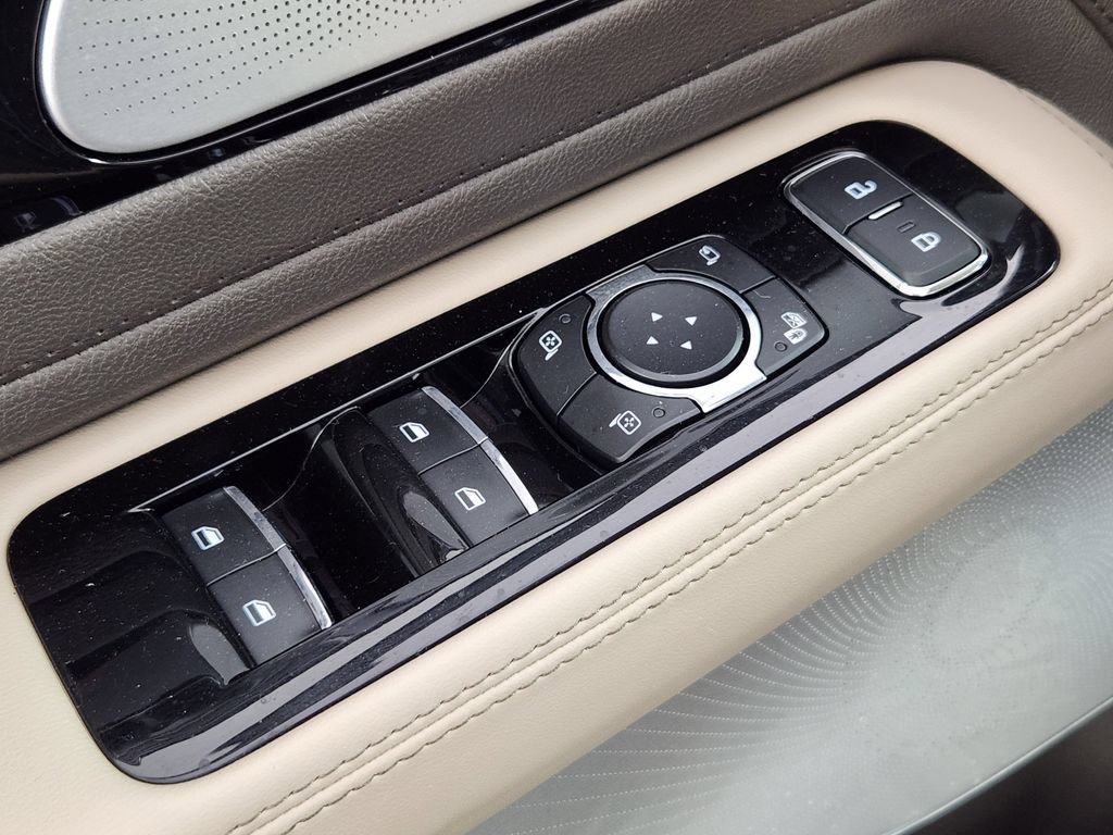 Used 2021 Lincoln Aviator Grand Touring w/ Equipment Group 302A AWD/4WD image 17