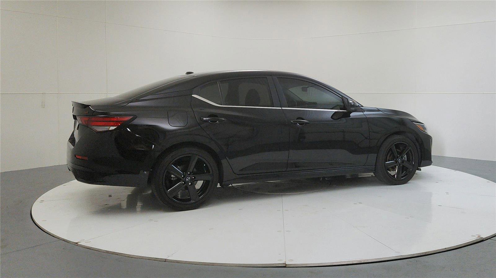 Used 2024 Nissan Sentra SR image 7