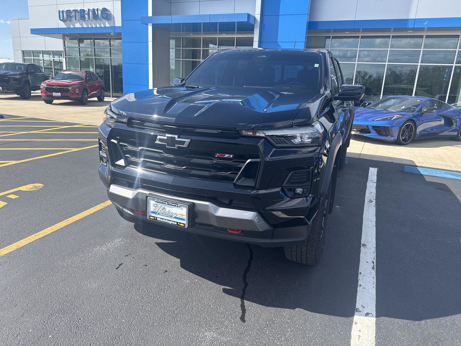 Used 2023 Chevrolet Colorado Z71 w/ Z71 Convenience Package 2 AWD/4WD image 7