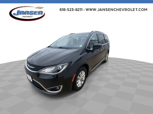 Used 2018 Chrysler Pacifica Touring-L Plus FWD image 4