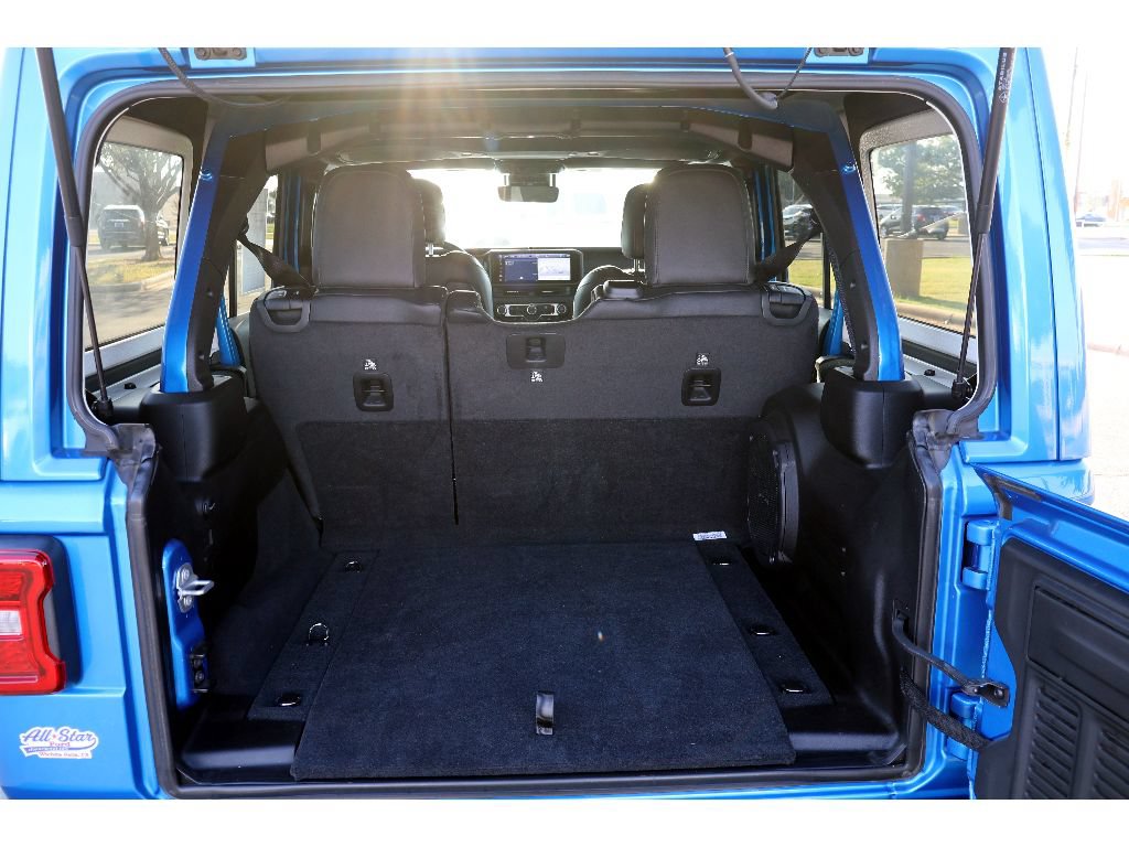 Used 2024 Jeep Wrangler Unlimited Sahara w/ Technology Group AWD/4WD image 20