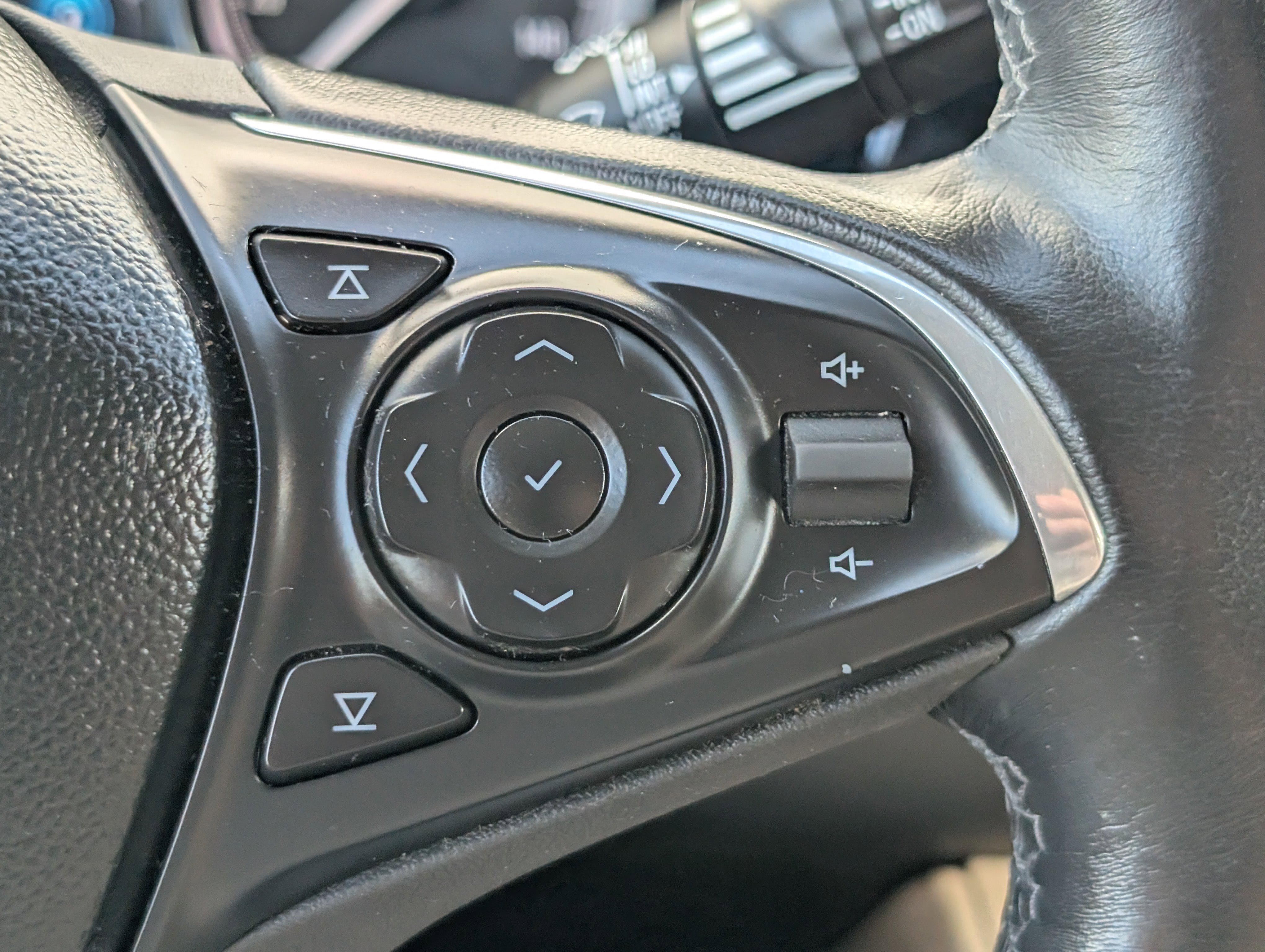 Used 2020 Buick Envision Essence image 26