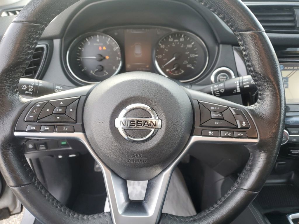 Used 2017 Nissan Rogue Sport SL w/ SL Premium Package image 17