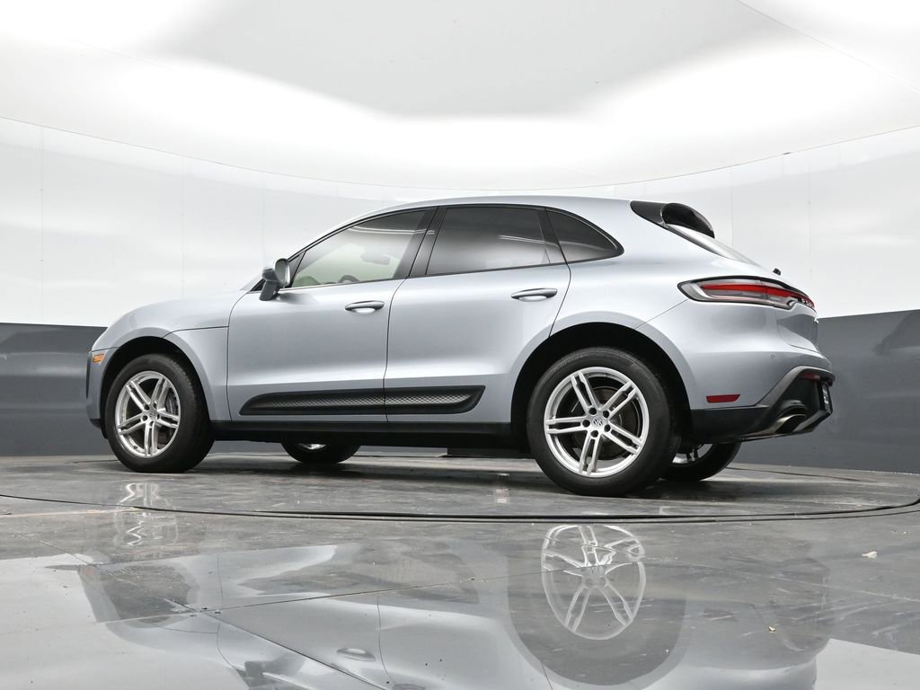 Certified 2022 Porsche Macan image 35