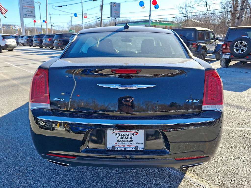 Certified 2023 Chrysler 300 Touring image 22