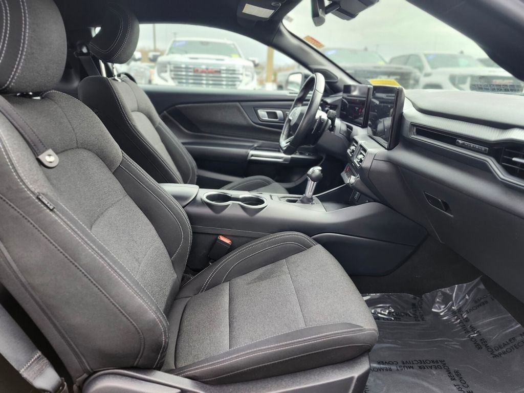 Used 2024 Ford Mustang GT RWD image 9