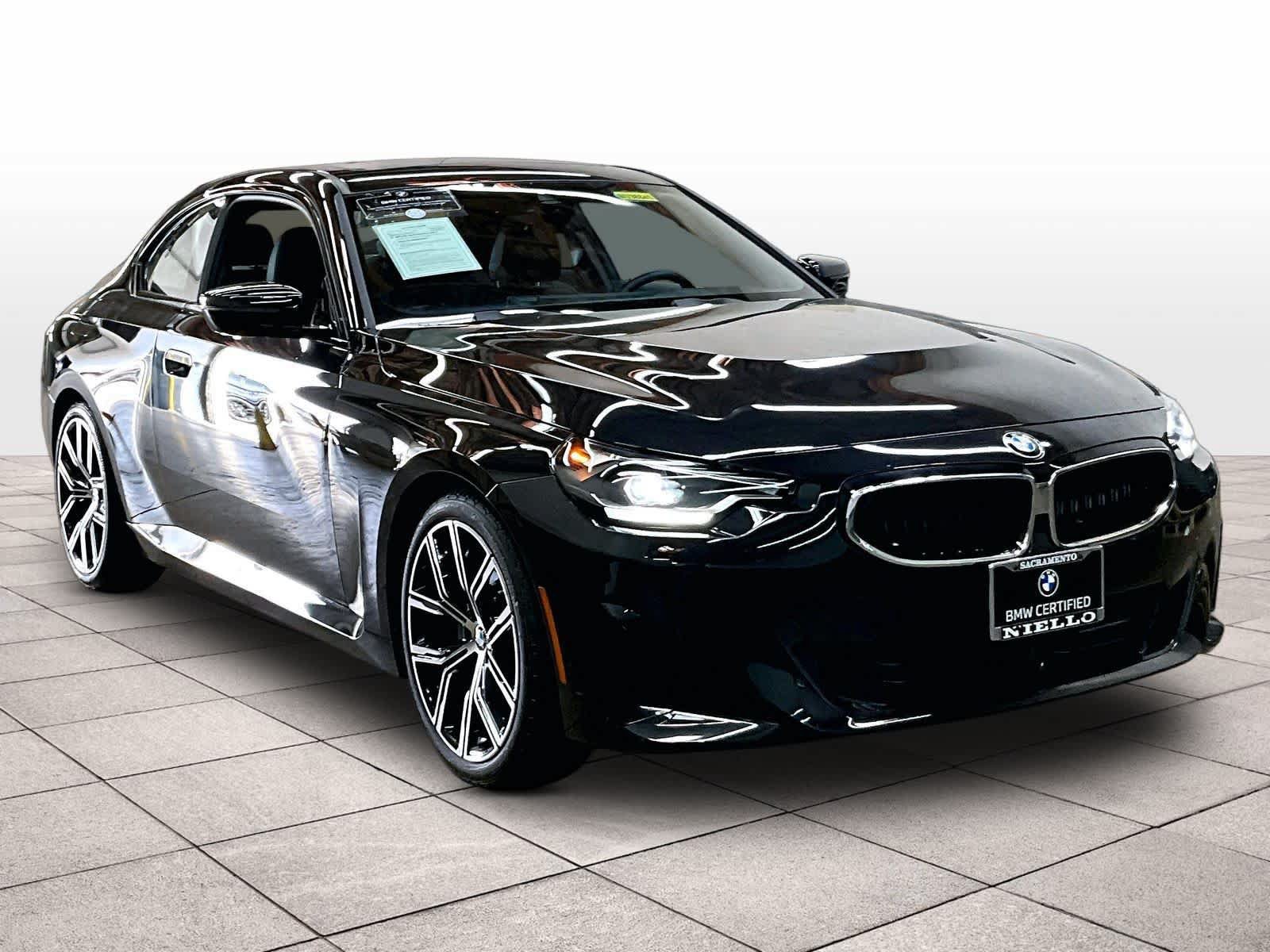 Used 2023 BMW 230i Coupe w/ Convenience Package RWD image 2
