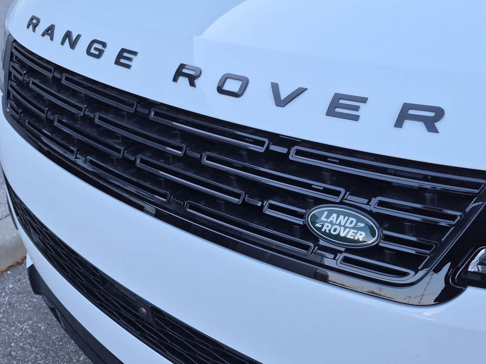 New 2027 Land Rover Range Rover Sport Dynamic SE AWD/4WD image 12