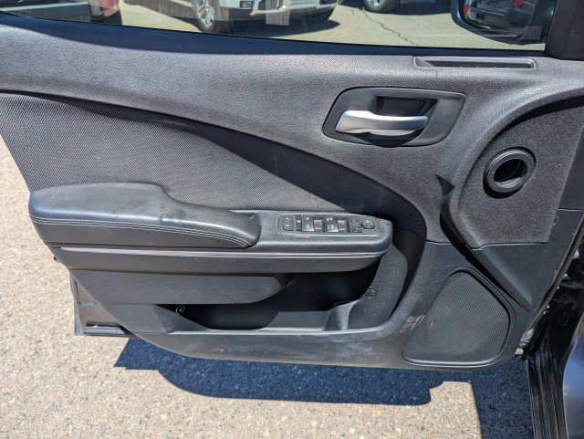 Used 2015 Dodge Charger SE w/ Popular Equipment Group RWD image 9
