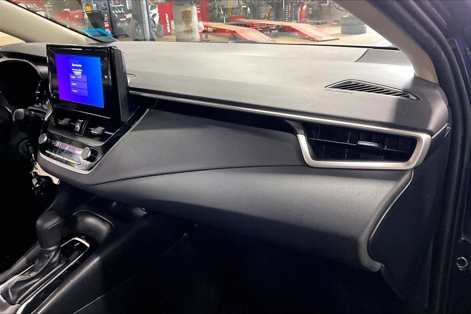 Used 2023 Toyota Corolla LE w/ Carpet Mat Package (TMS) FWD image 17