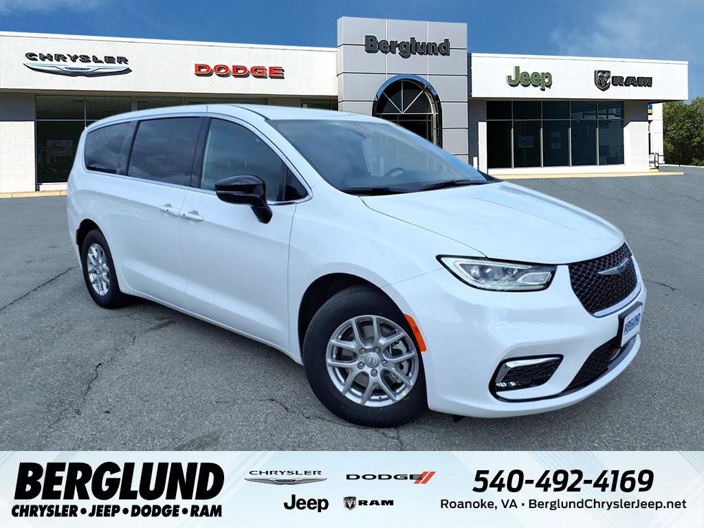 New 2026 Chrysler Pacifica Select