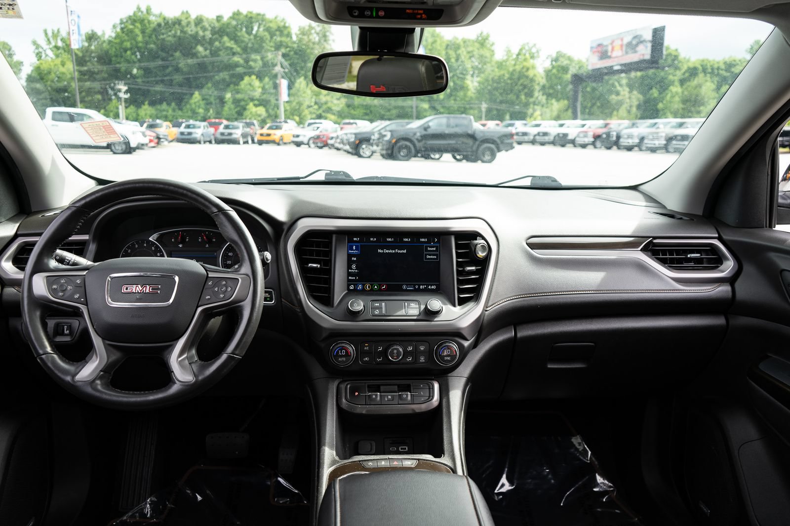 Used 2022 GMC Acadia AT4 w/ Preferred Package AWD/4WD image 21