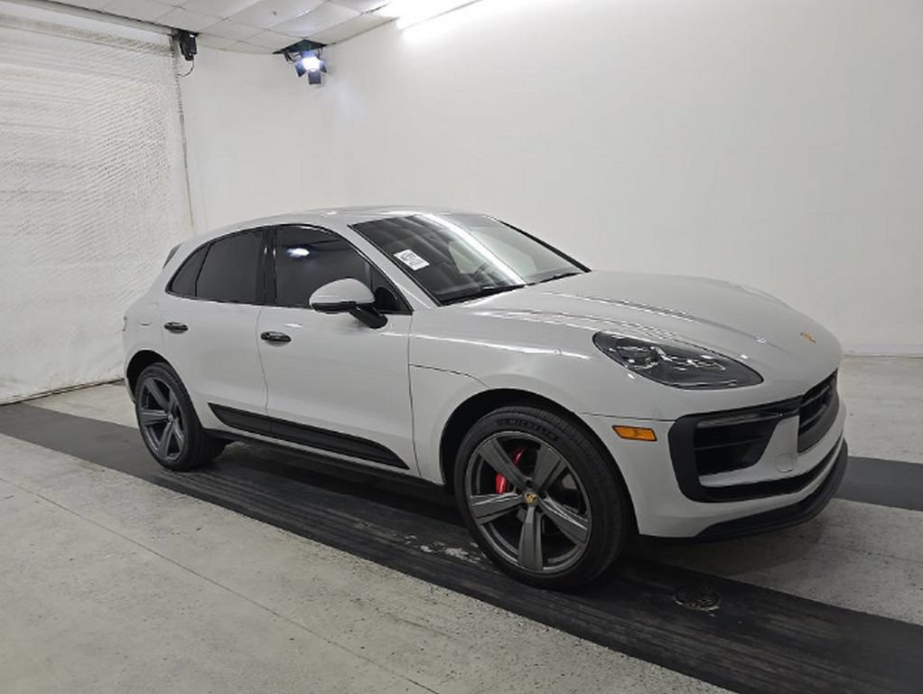 Used 2023 Porsche Macan S AWD/4WD image 3