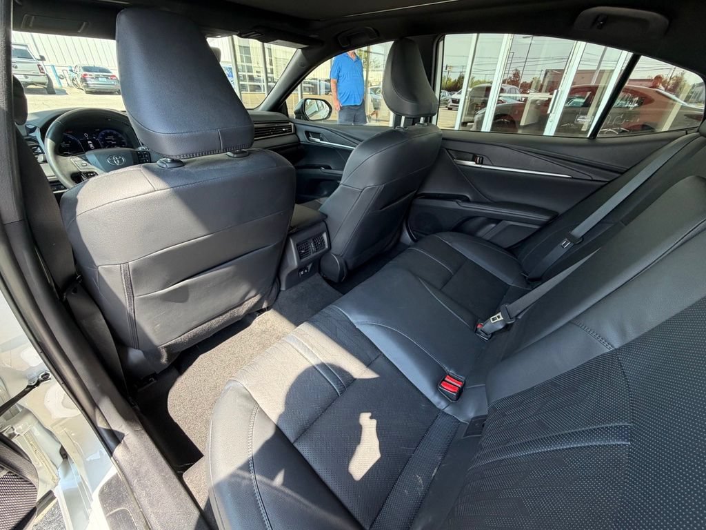 Used 2025 Toyota Camry XSE FWD image 9