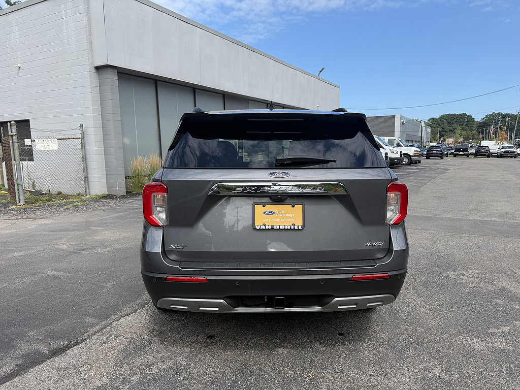 Certified 2023 Ford Explorer XLT w/ Equipment Group 202A AWD/4WD image 4