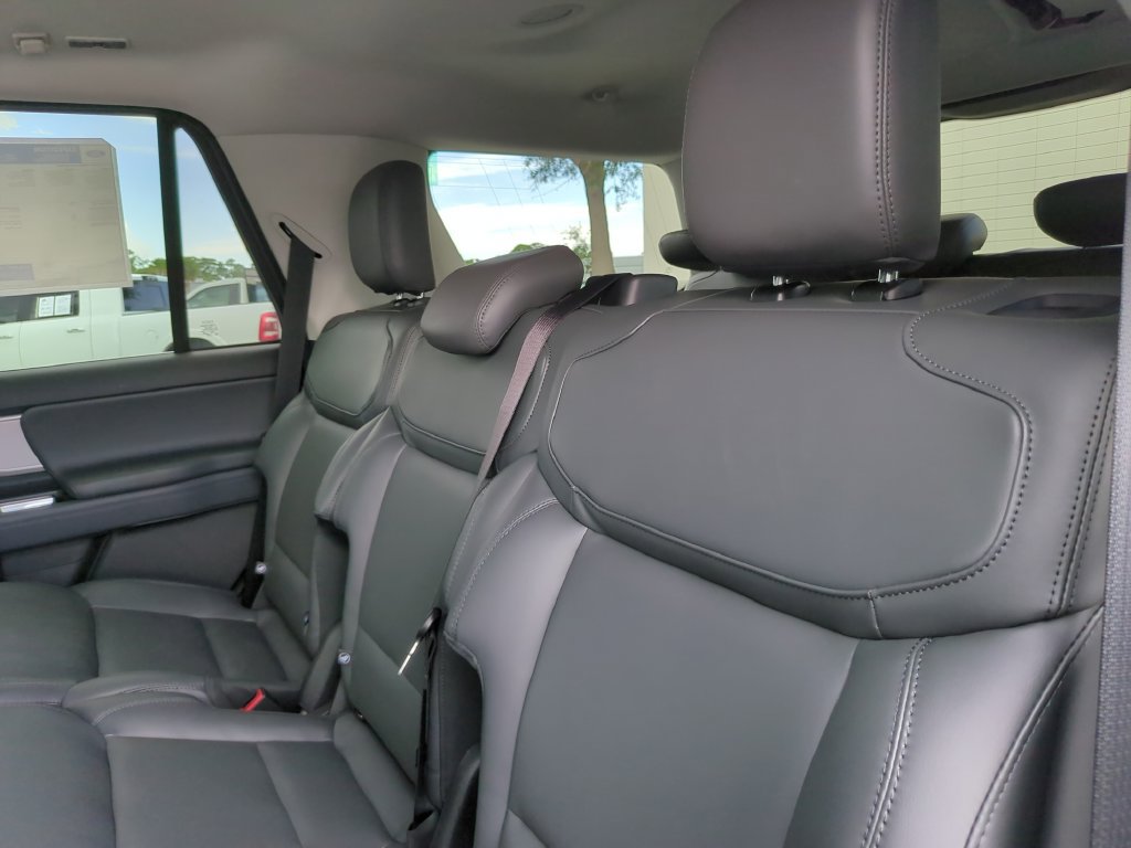 New 2026 Ford Expedition Active RWD image 16