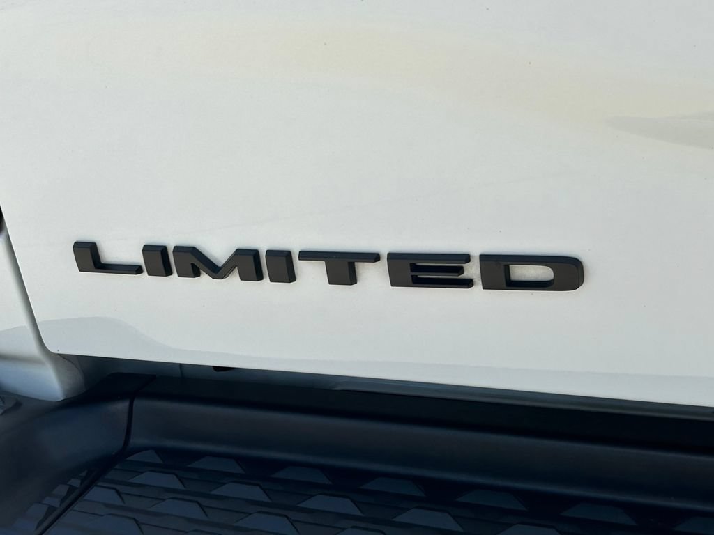 Used 2025 RAM 3500 Limited AWD/4WD image 13