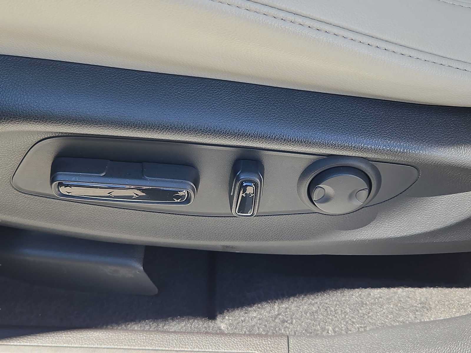 Used 2024 Honda CR-V EX-L image 16