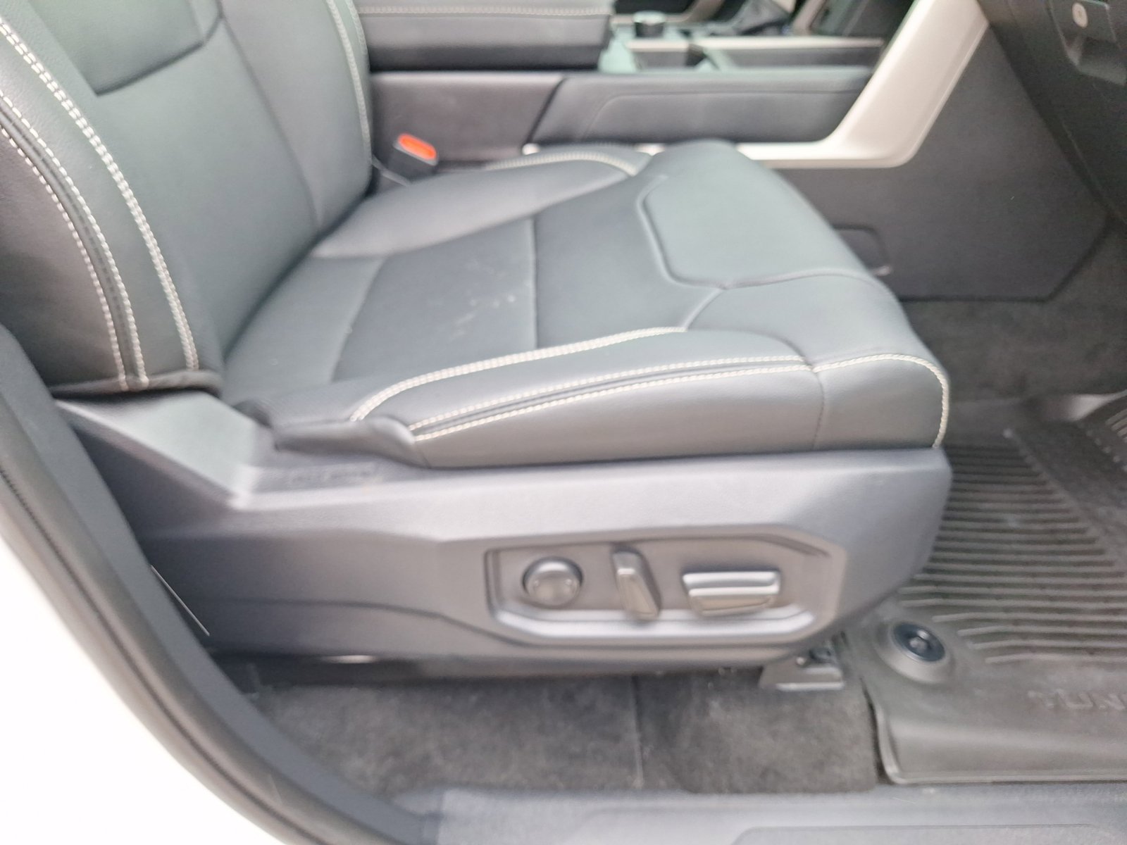 Used 2026 Toyota Tundra Limited w/ Power Package AWD/4WD image 34