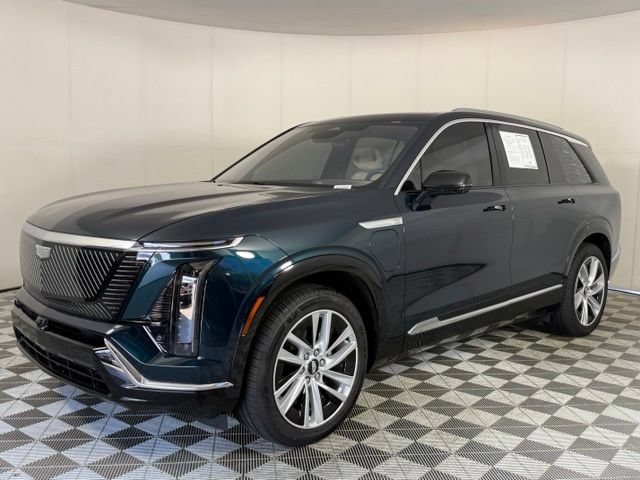 Used 2026 Cadillac Vistiq Luxury w/ LPO, Floor Liner Package AWD/4WD image 2