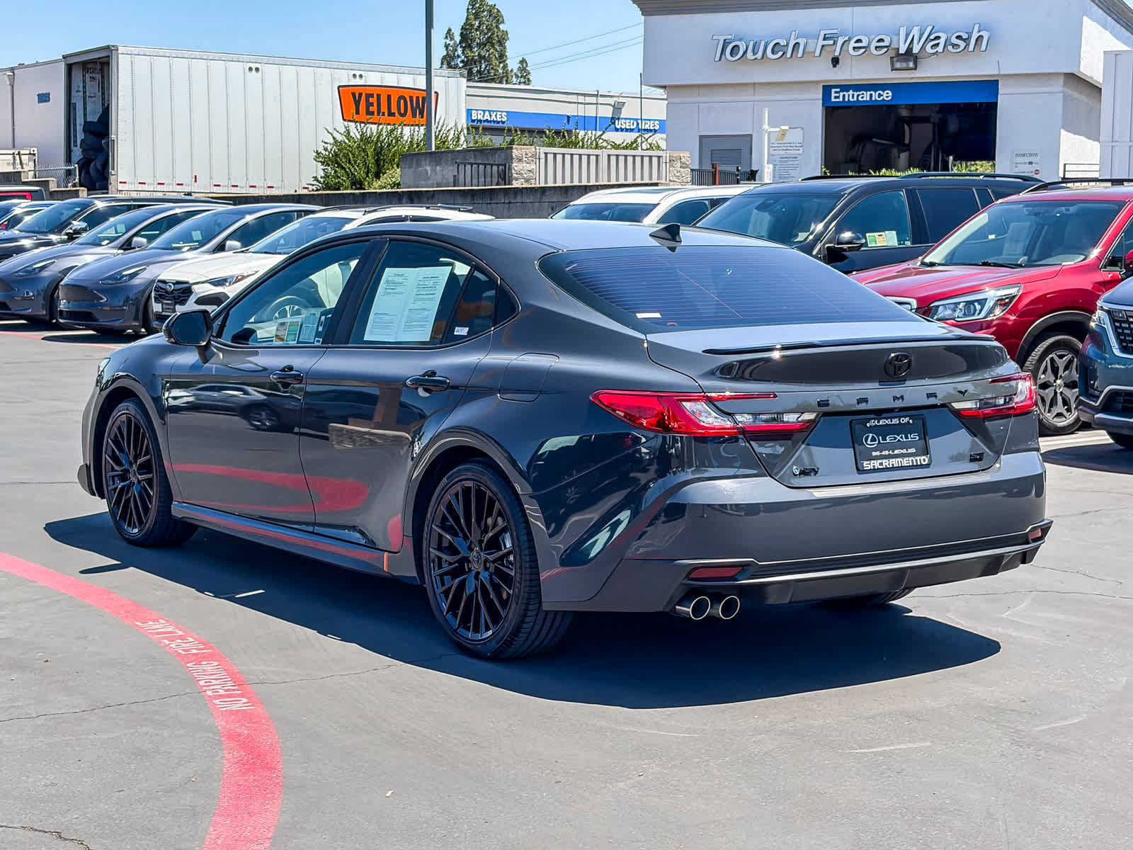 Used 2025 Toyota Camry SE w/ Convenience Package FWD video 2