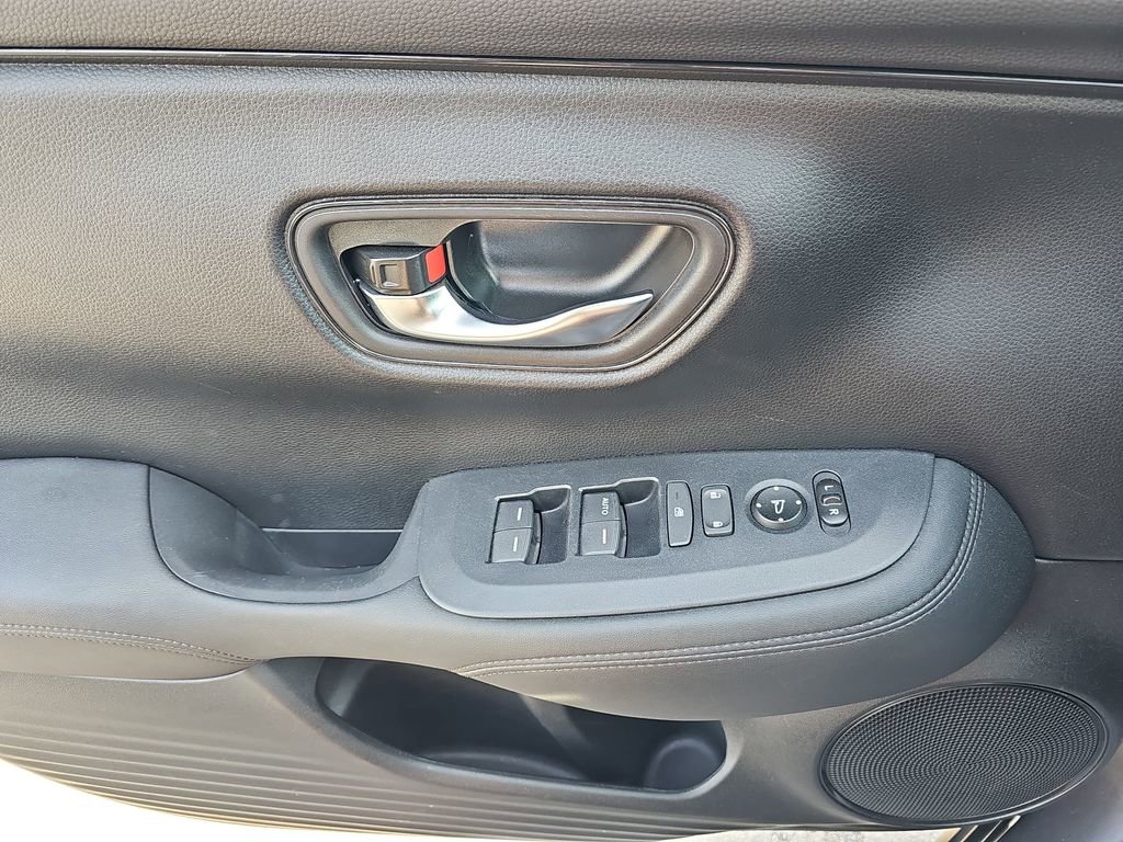 Used 2024 Honda HR-V LX image 30