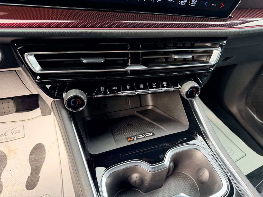 New 2026 Chevrolet Traverse RS w/ LPO, Floor Liner Package image 17