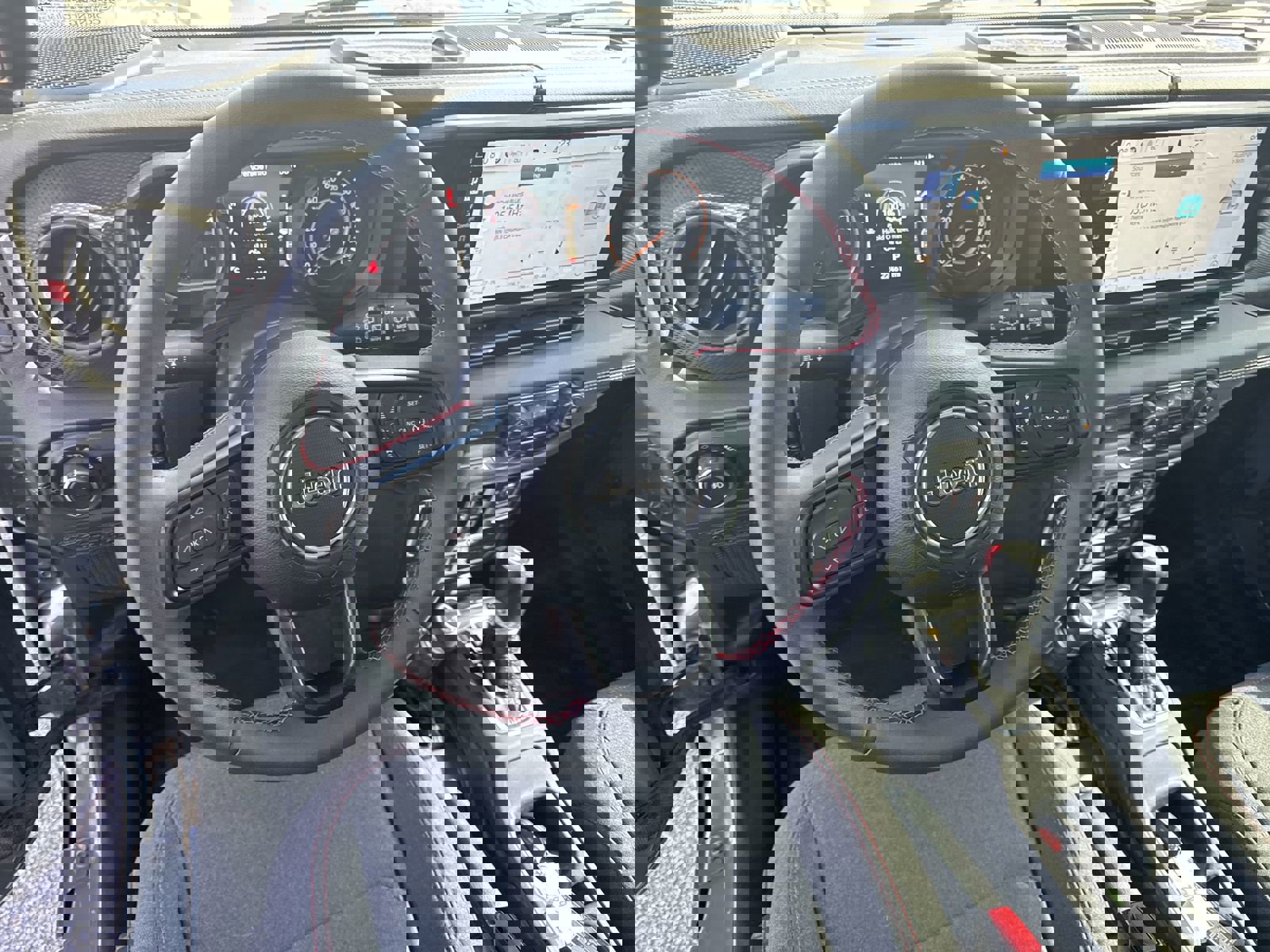 Used 2024 Jeep Wrangler Rubicon image 18