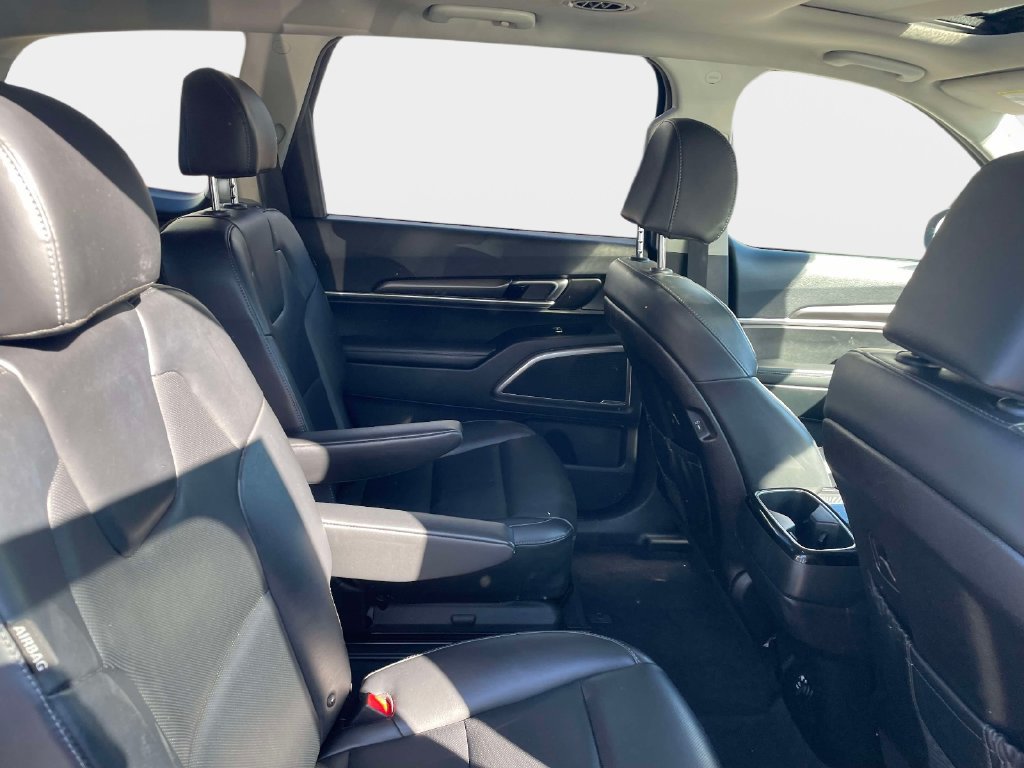 Used 2025 Kia Telluride S FWD image 13