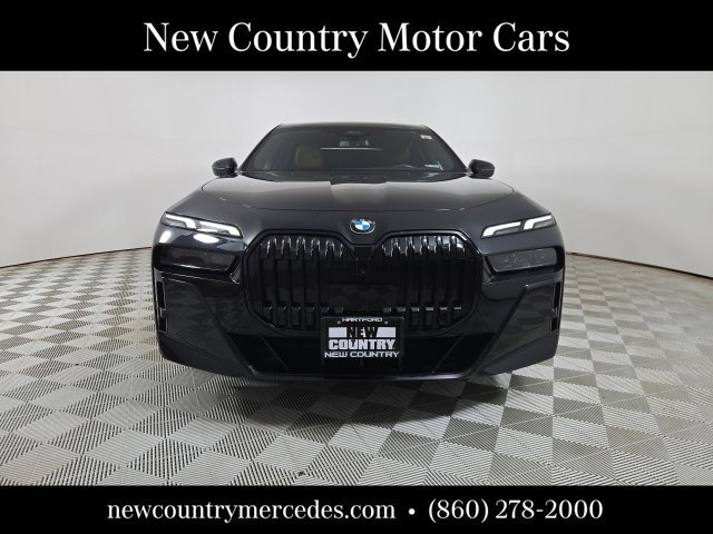Used 2024 BMW 740i xDrive w/ M Sport Professional Package AWD/4WD image 2