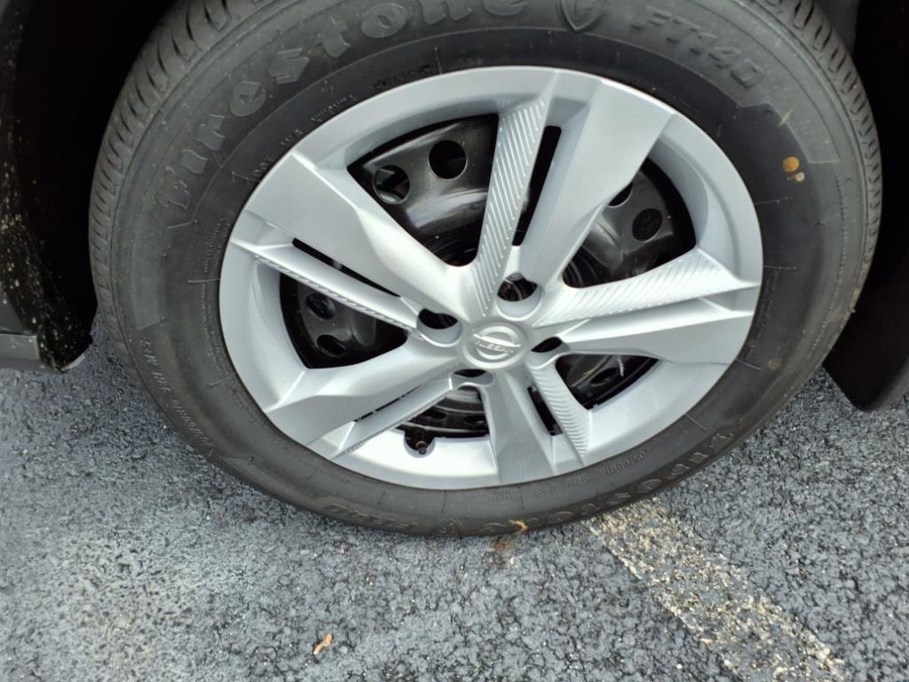 New 2025 Nissan Kicks Play S FWD image 11