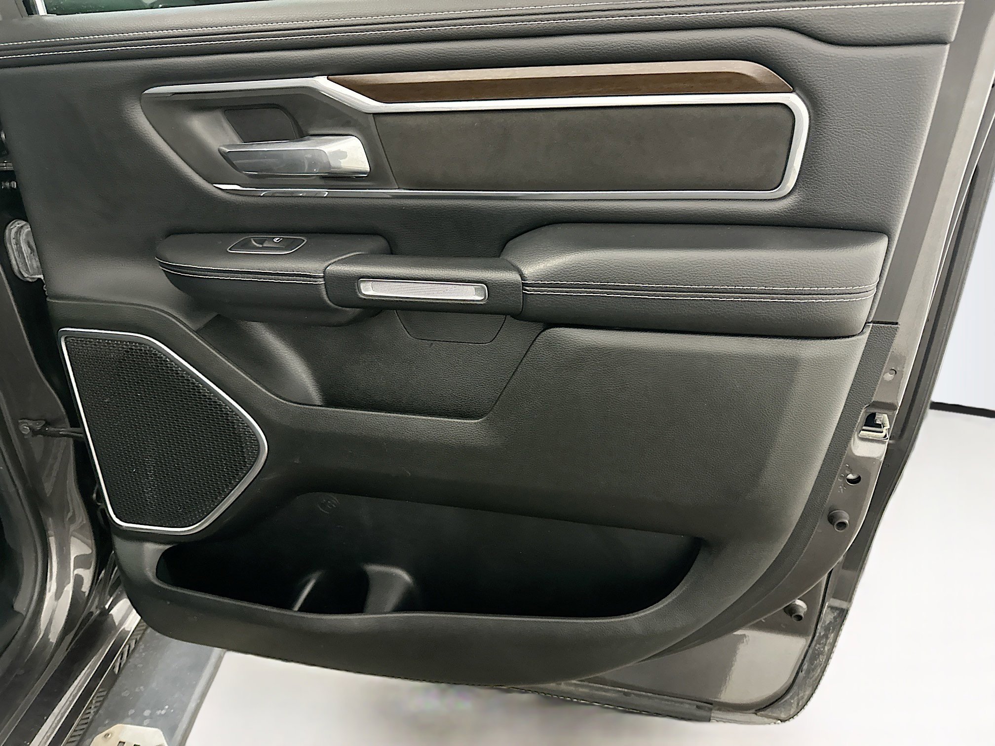 Used 2021 RAM 1500 Laramie image 31