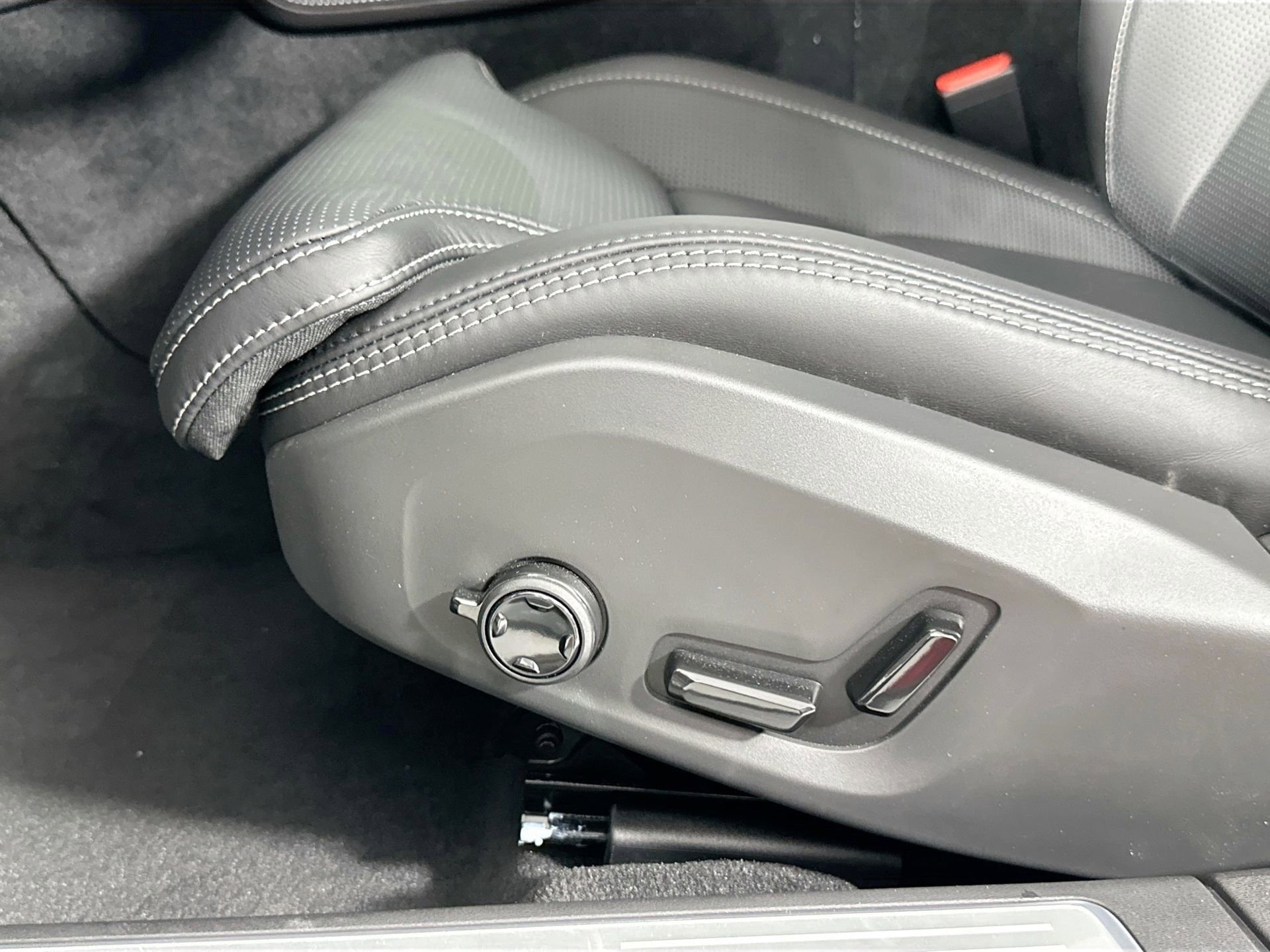 New 2025 Volvo S90 B6 Ultra w/ Lounge Package image 20