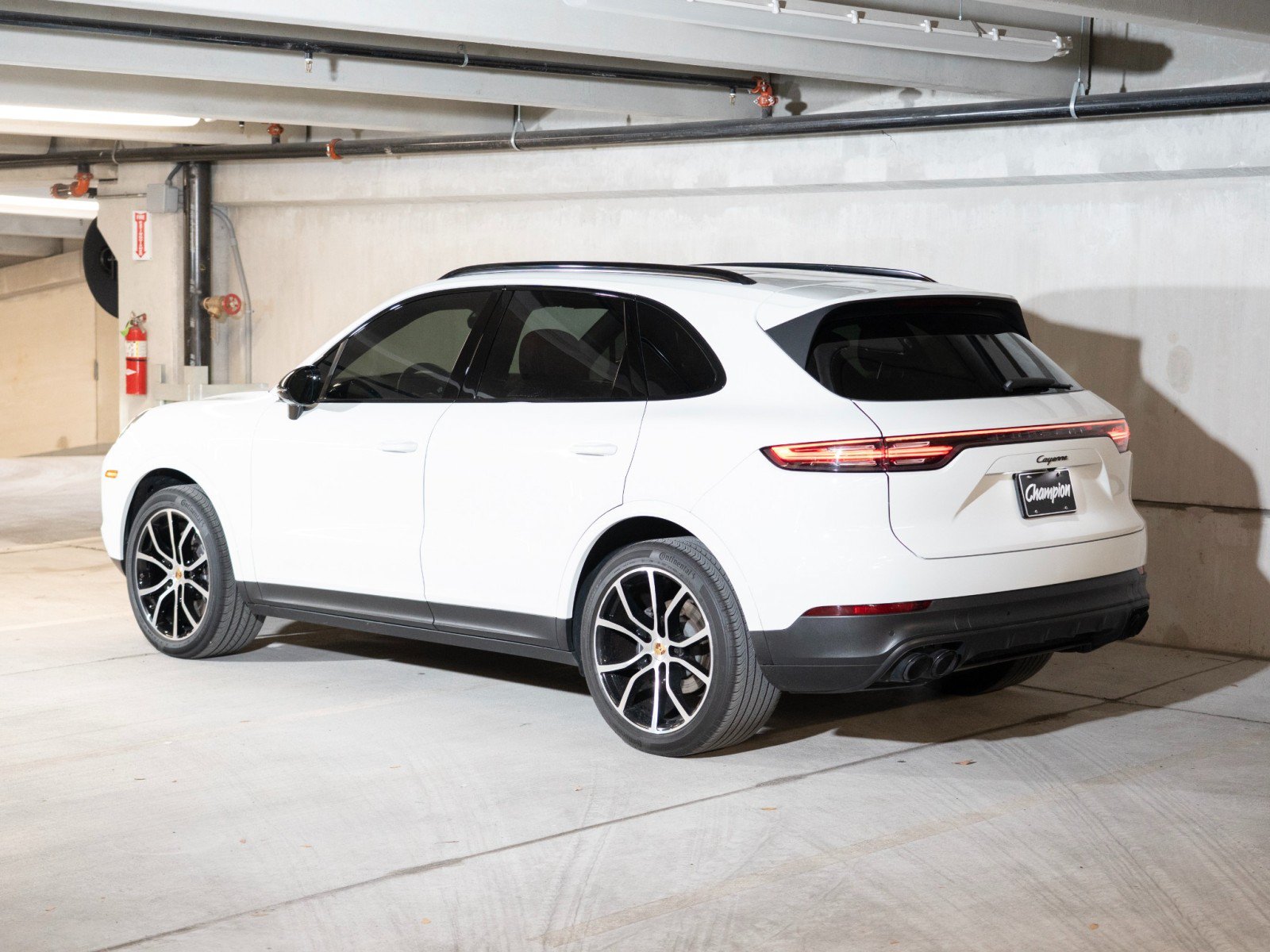 Certified 2023 Porsche Cayenne Platinum Edition AWD/4WD image 3